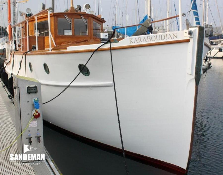 Yacht Karaboudjan Botel Saint-Malo